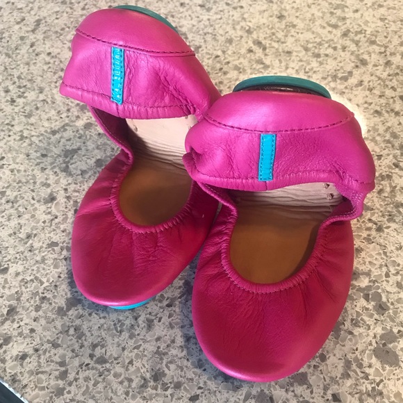 Tieks Shoes - Tieks Fuschia Size 7 EUC
